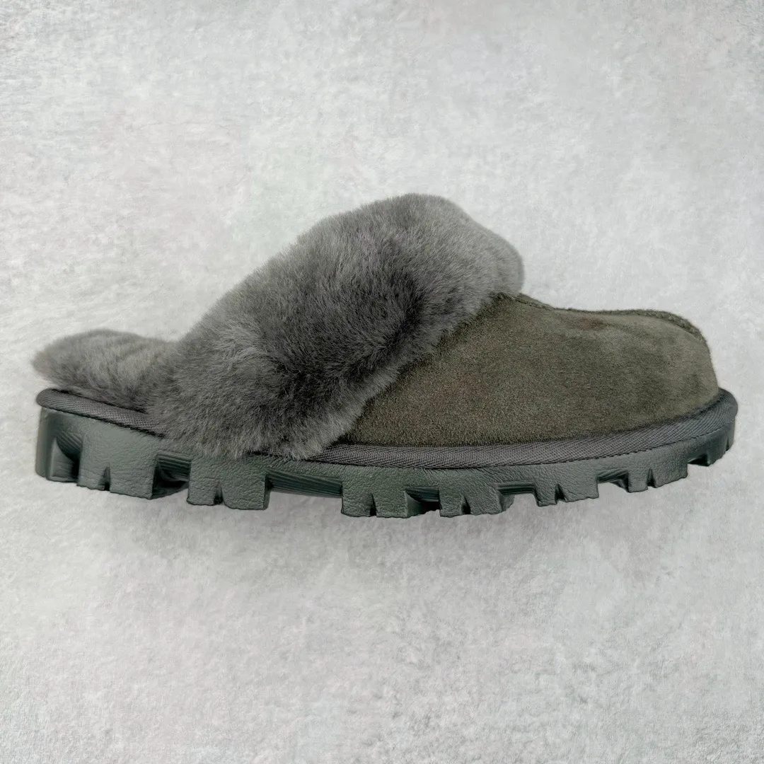 Pick up locally 💰 400 UGG slippers 5125 Star drag autumn and winter sheep fur integrated snow boots. All shoes are made from the same factory as ZP. Longfeng A-grade Australian imported sheep fur integrated brand OEM production line fully follows the ZP process flow. OEM original pattern maker adheres to the principle of no original shoes and no development selection. Pay attention to every detail. The most authentic version on the market TREADLITE "Light Wing" technology outsole Lightweight/durable/flexible/pile size: 35 36 37 38 39 40 Coding: by2936040